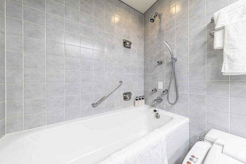 Signs It’s Time To Replace Your Bathtub Or Shower
